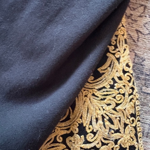 Elegant Black and Gold Women's Blazer - Picture 10 of 16